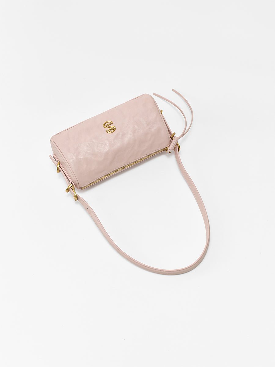 Sophisticated and Versatile Bucket Bag