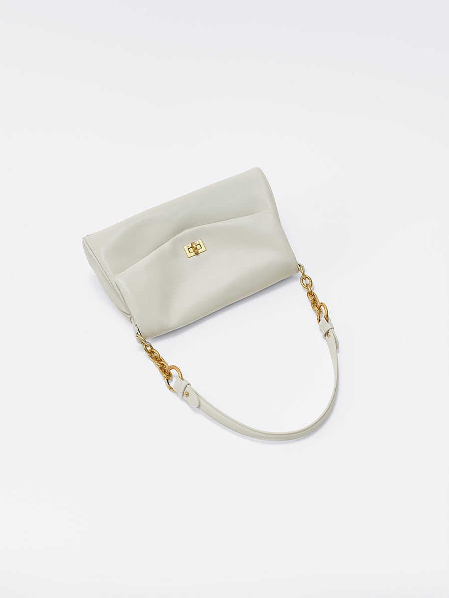 Classic flap messenger bag
