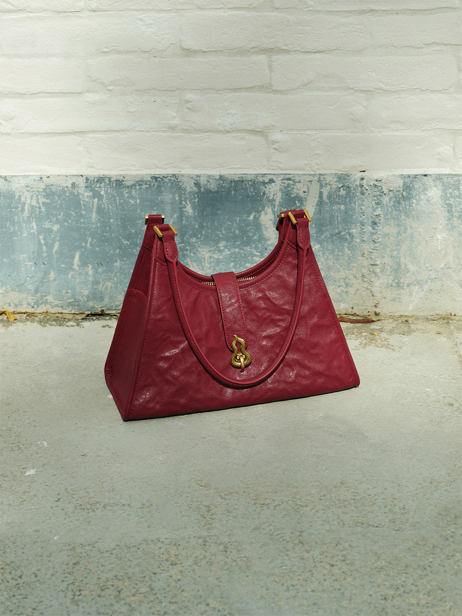 Returning Shadow-Underarm Bag Tote Bag