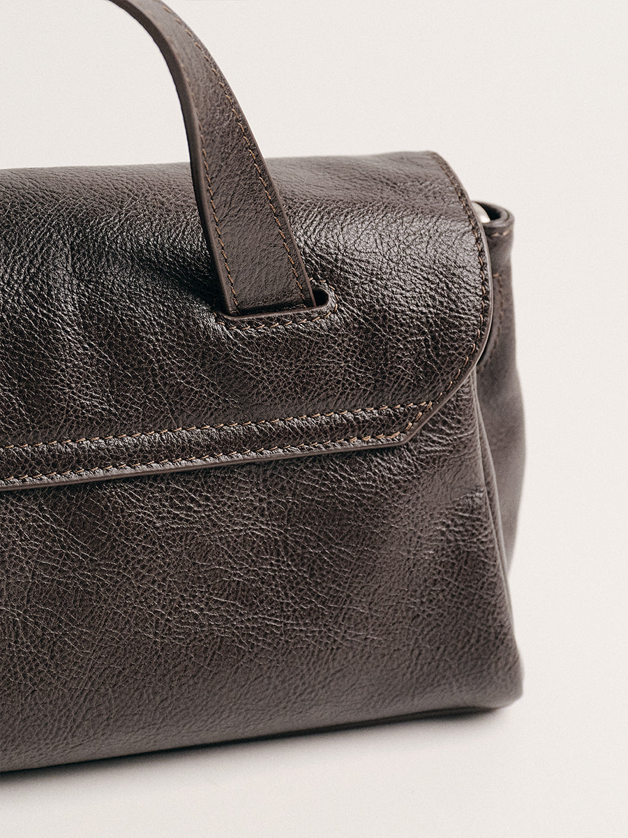 FIRST-LAYER COWHIDE HANDBAG