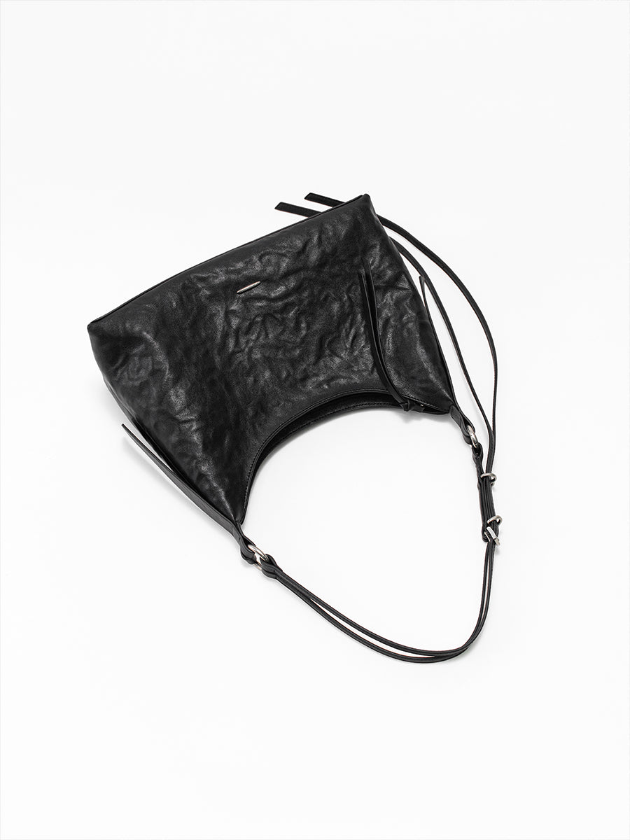 Relaxed hobo armpit bag