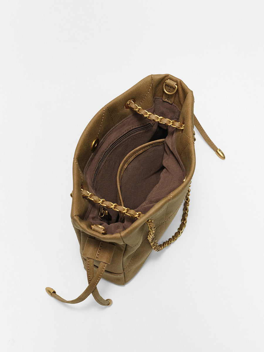 Tote bag with diamond pattern design