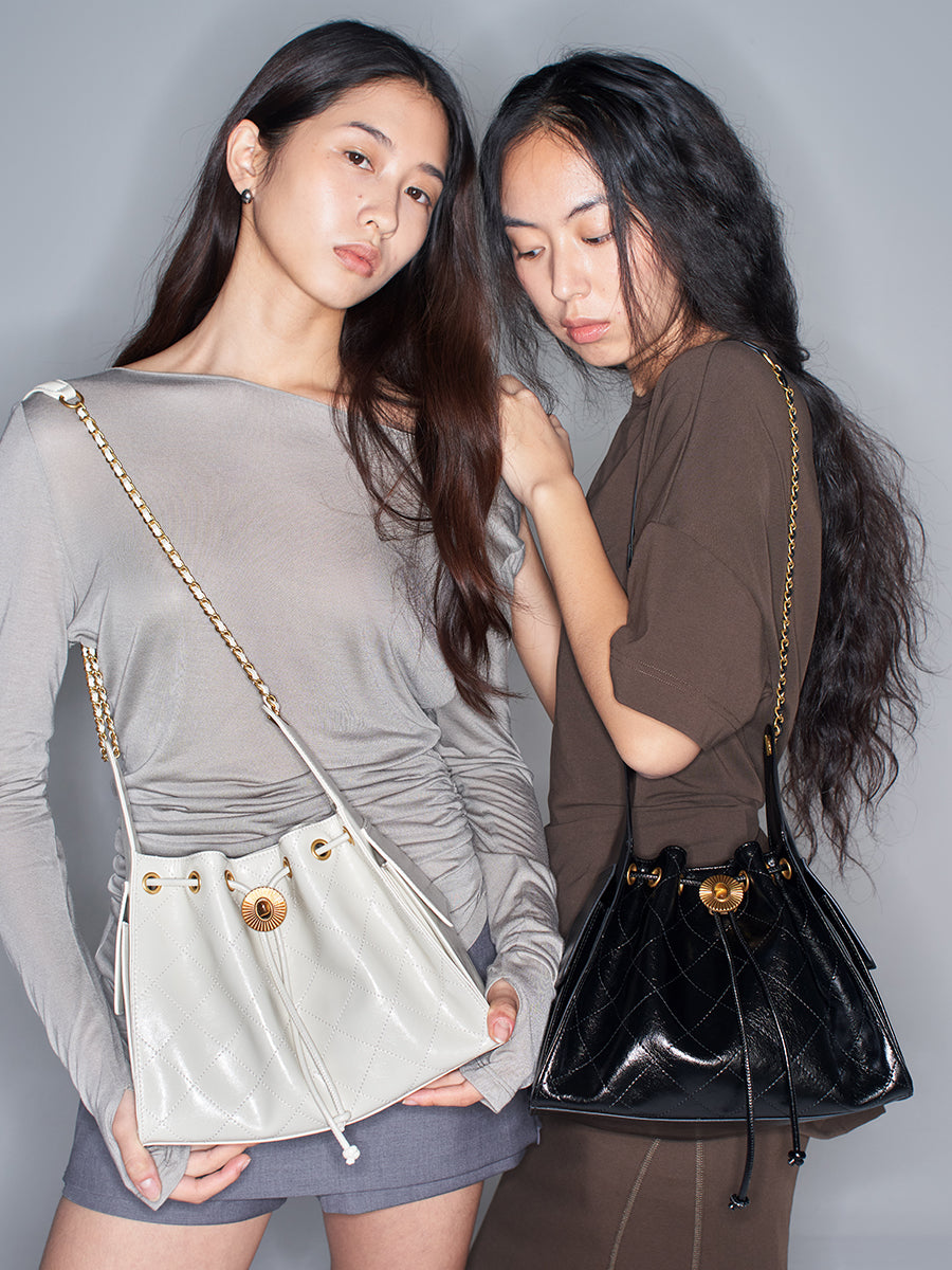 Meet-Bucket Bag
