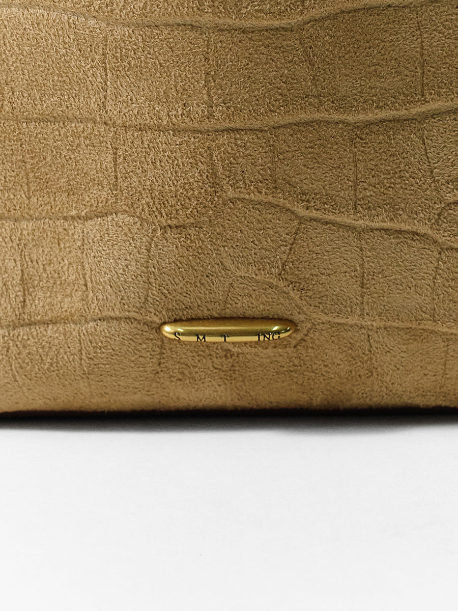 Fashionable hand-held box bag for autumn and winter