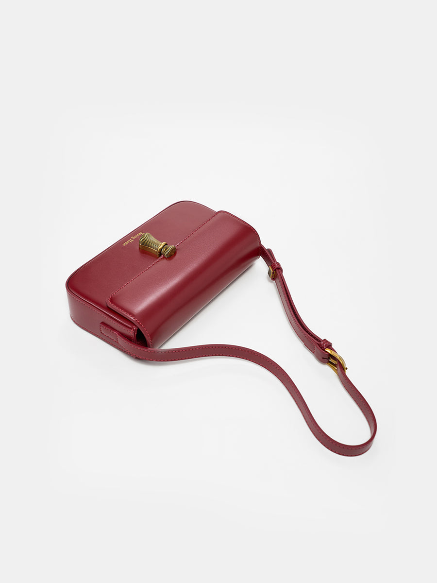 First Look-Underarm Square Bag