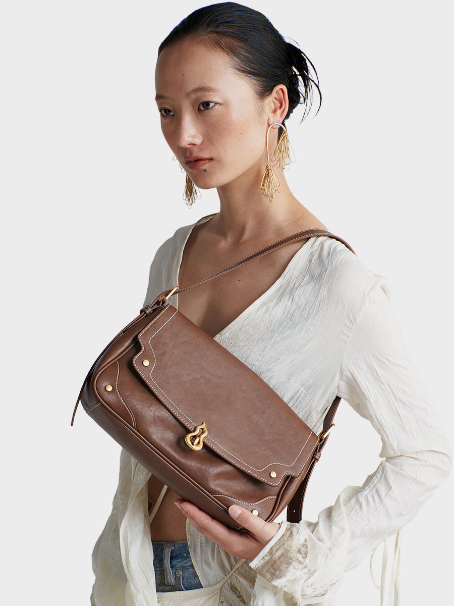 Semi-cooked Cheese-Crossbody Baguette Bag