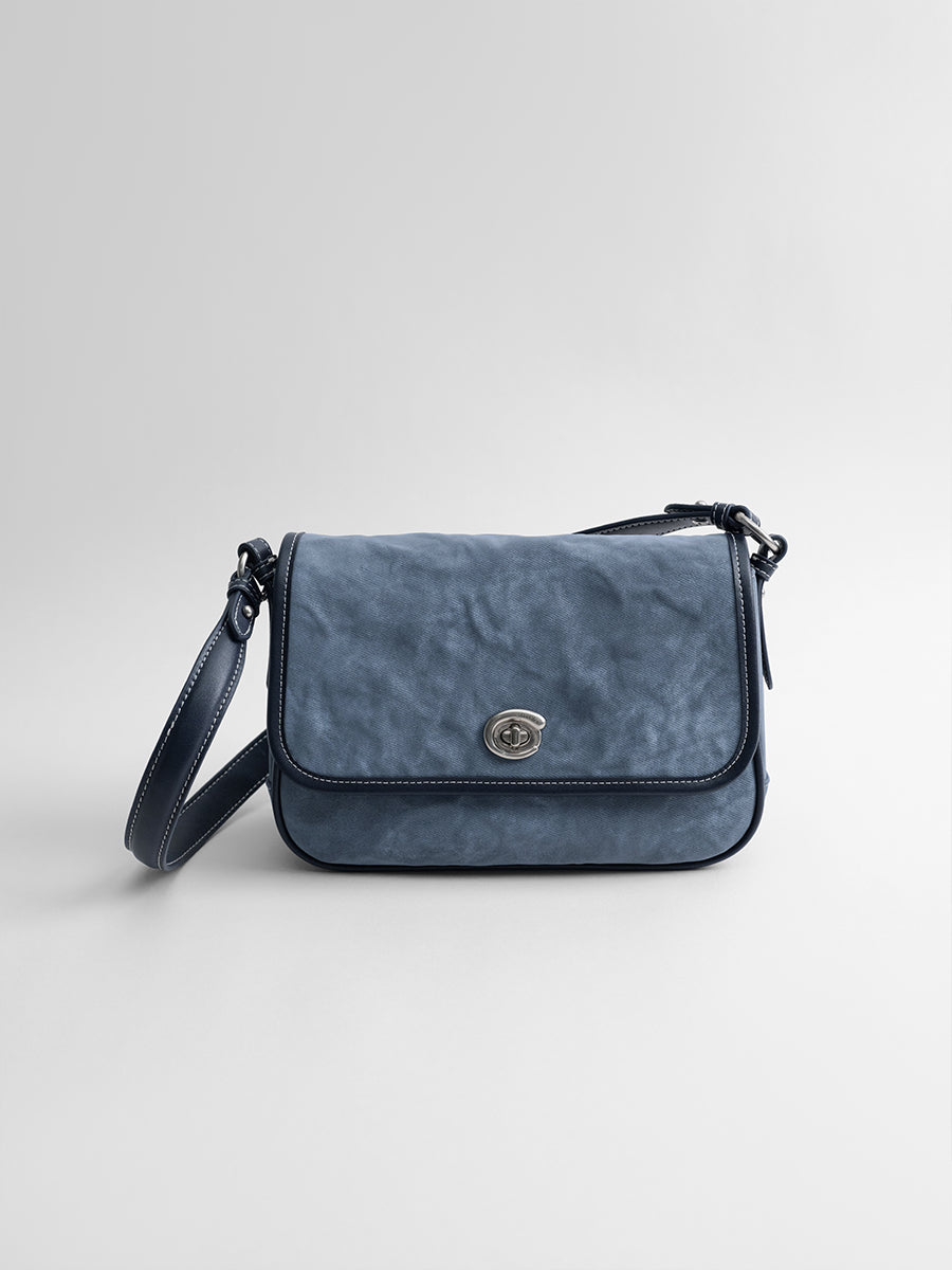Luxurious and versatile underarm bag
