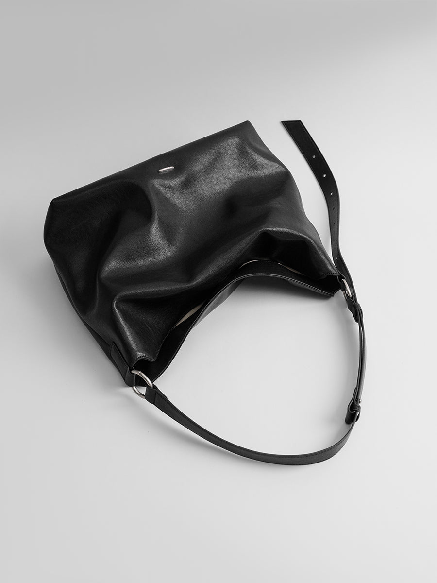 Large-capacity tote bag
