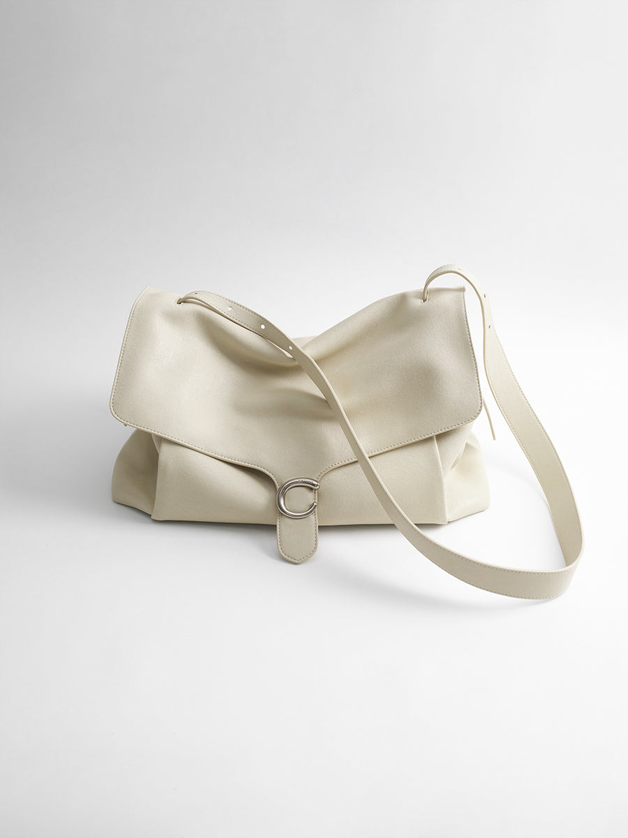 Large-capacity commuter hobo bag