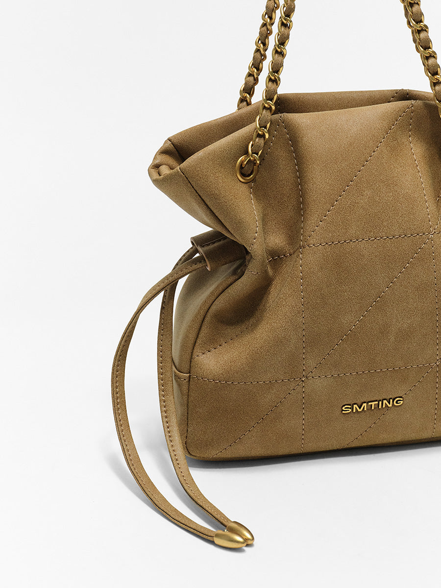 Tote bag with diamond pattern design