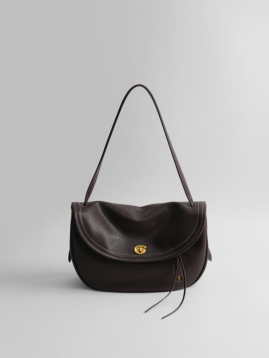 Design-conscious luxury underarm bag