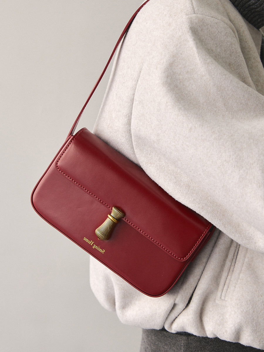 First Look-Underarm Square Bag