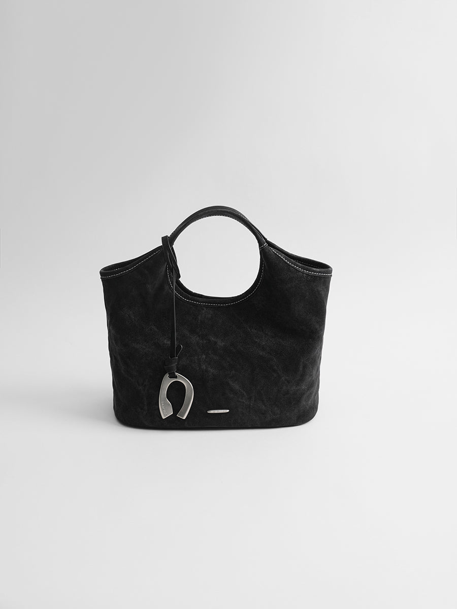 New lightweight luxury bucket bag