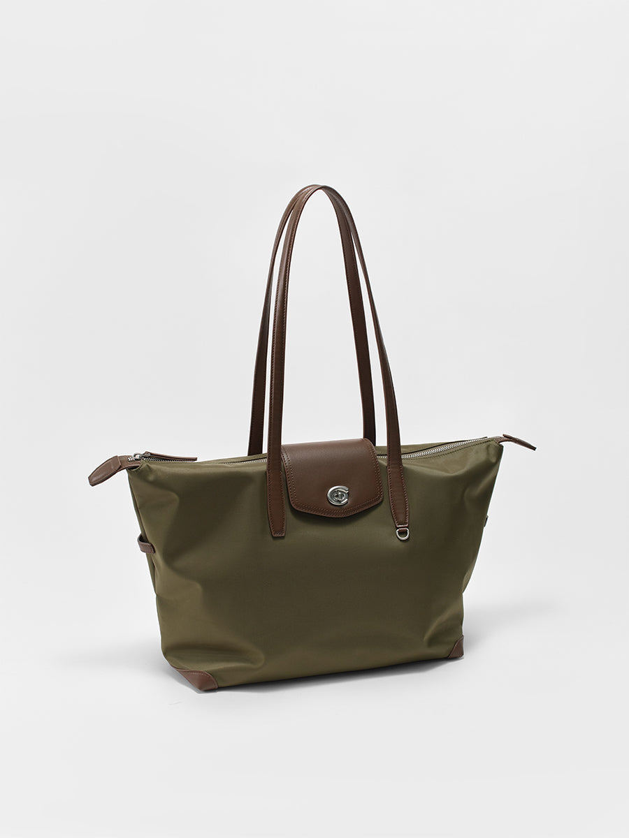 Large-capacity commuter tote bag