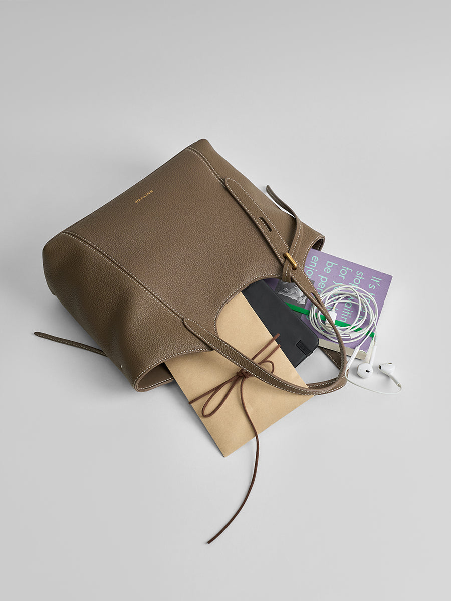 First-layer cowhide tote bag