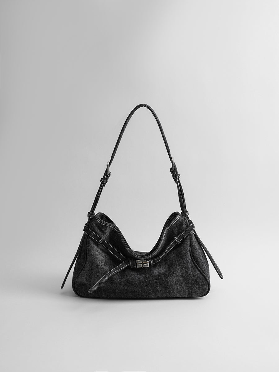 Large-capacity commuter tote bag