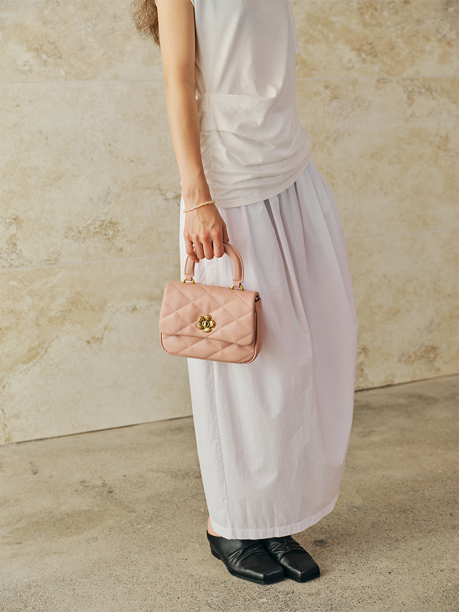 Exquisite and Light Luxury Hand bag