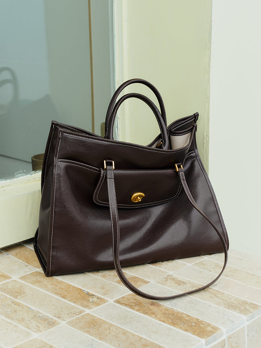Large-capacity commuting handbag
