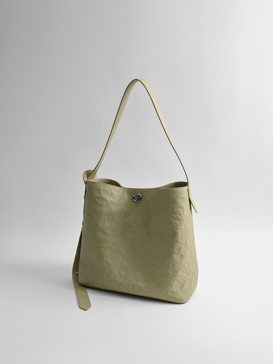 Sneaky design bucket bag