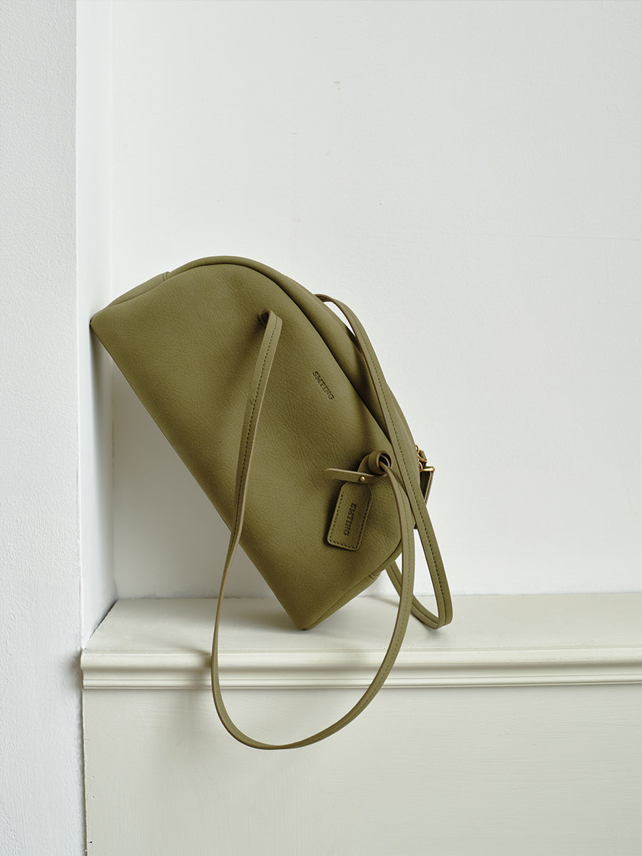 Baguette underarm wrap