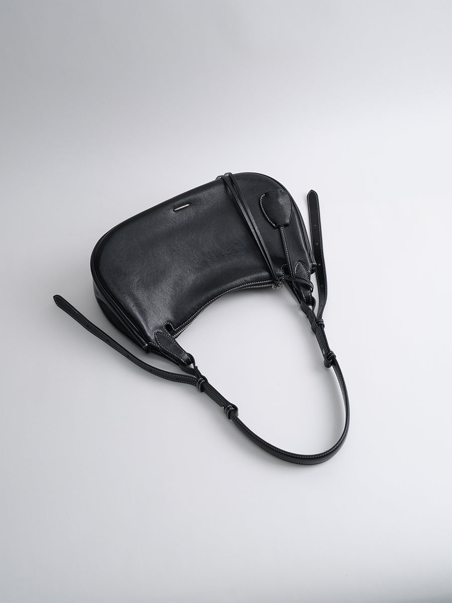 Relaxed designer hobo bag