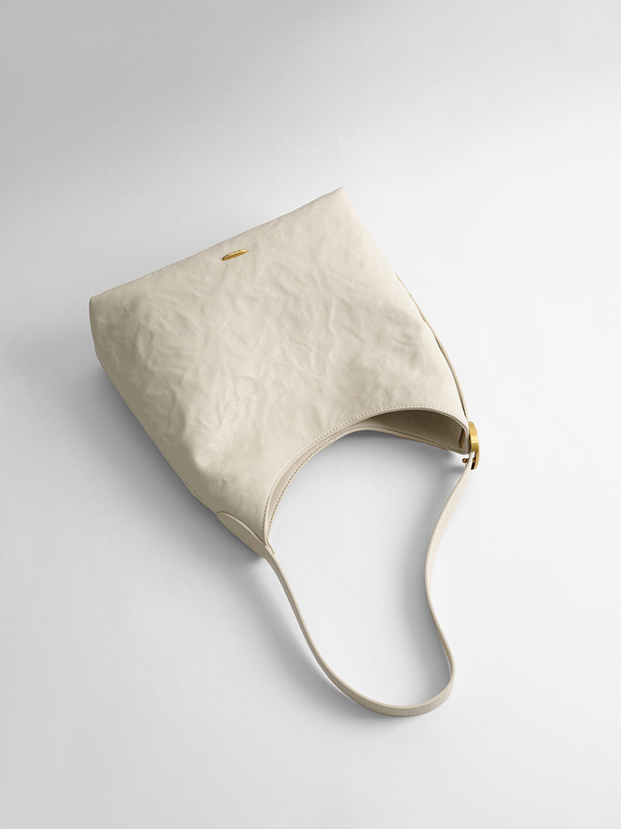 Sartorial tote bag with a niche design