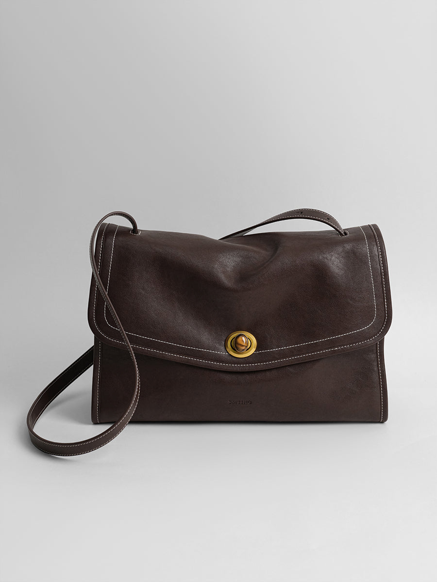 Daily commuting messenger bag