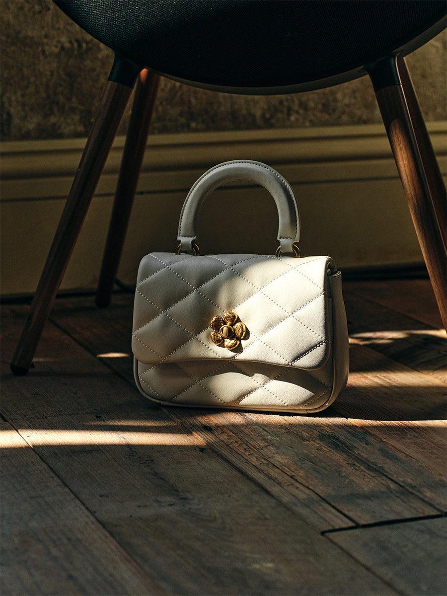 Exquisite and Light Luxury Hand bag