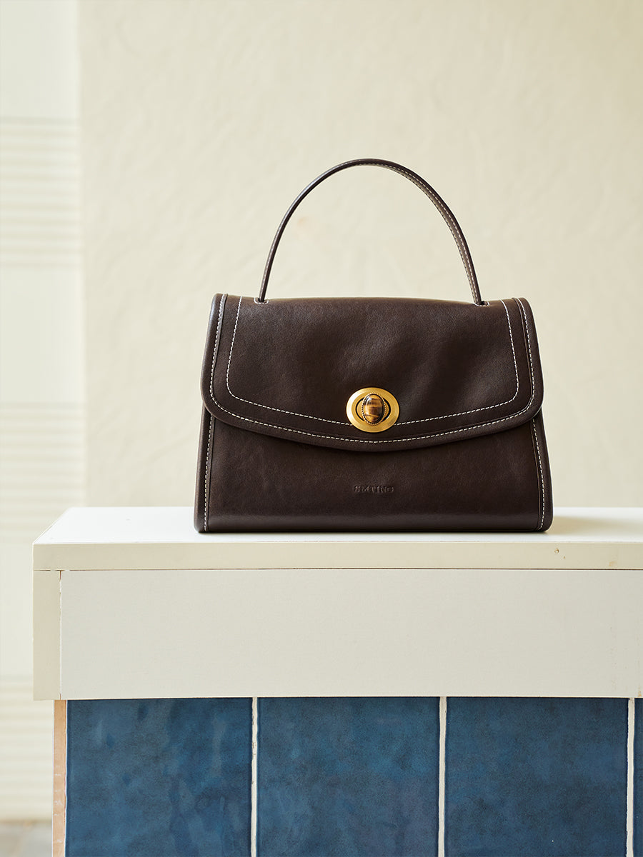 Simple and versatile envelope bag