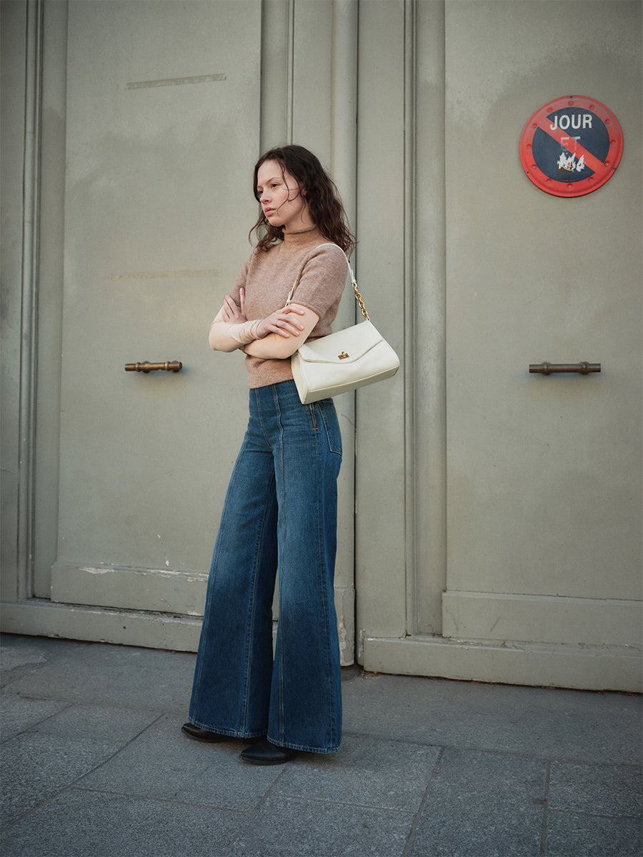 Classic flap messenger bag
