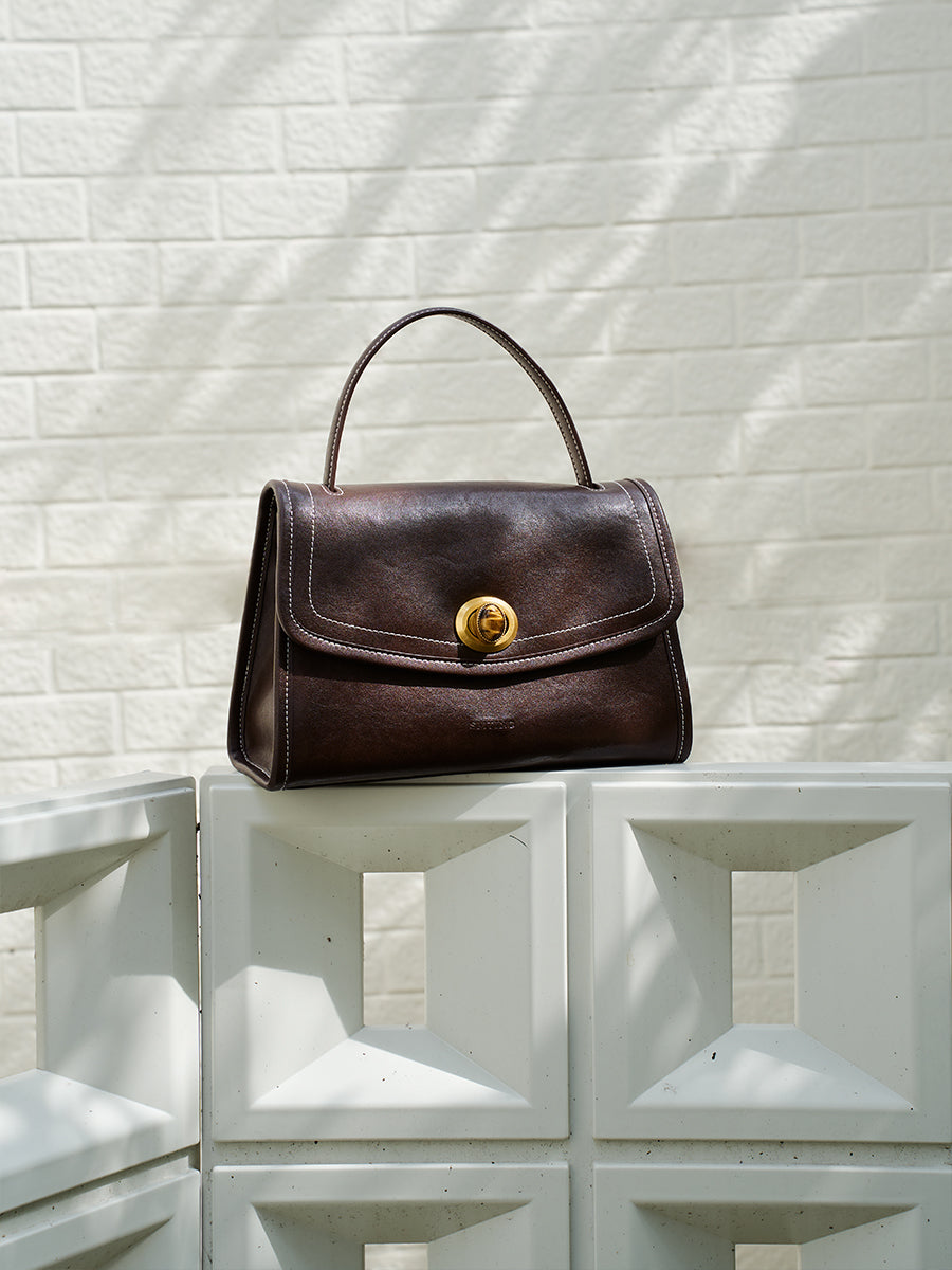 Simple and versatile envelope bag