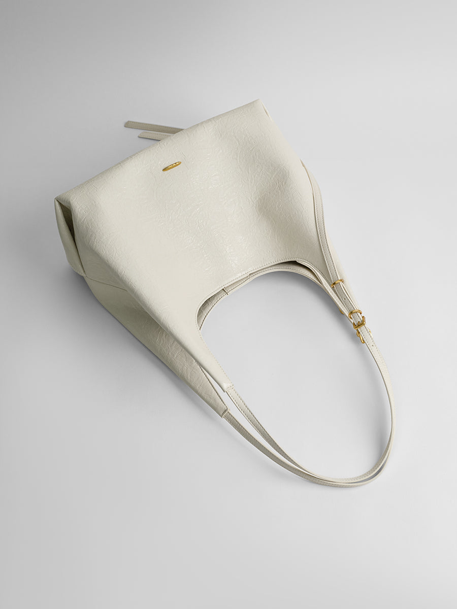 Cracked leather tote bag