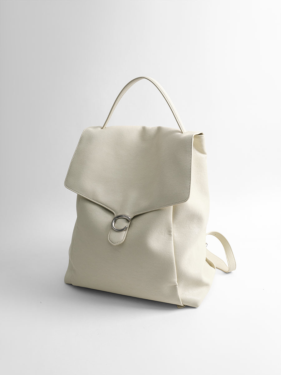 Large-capacity backpack