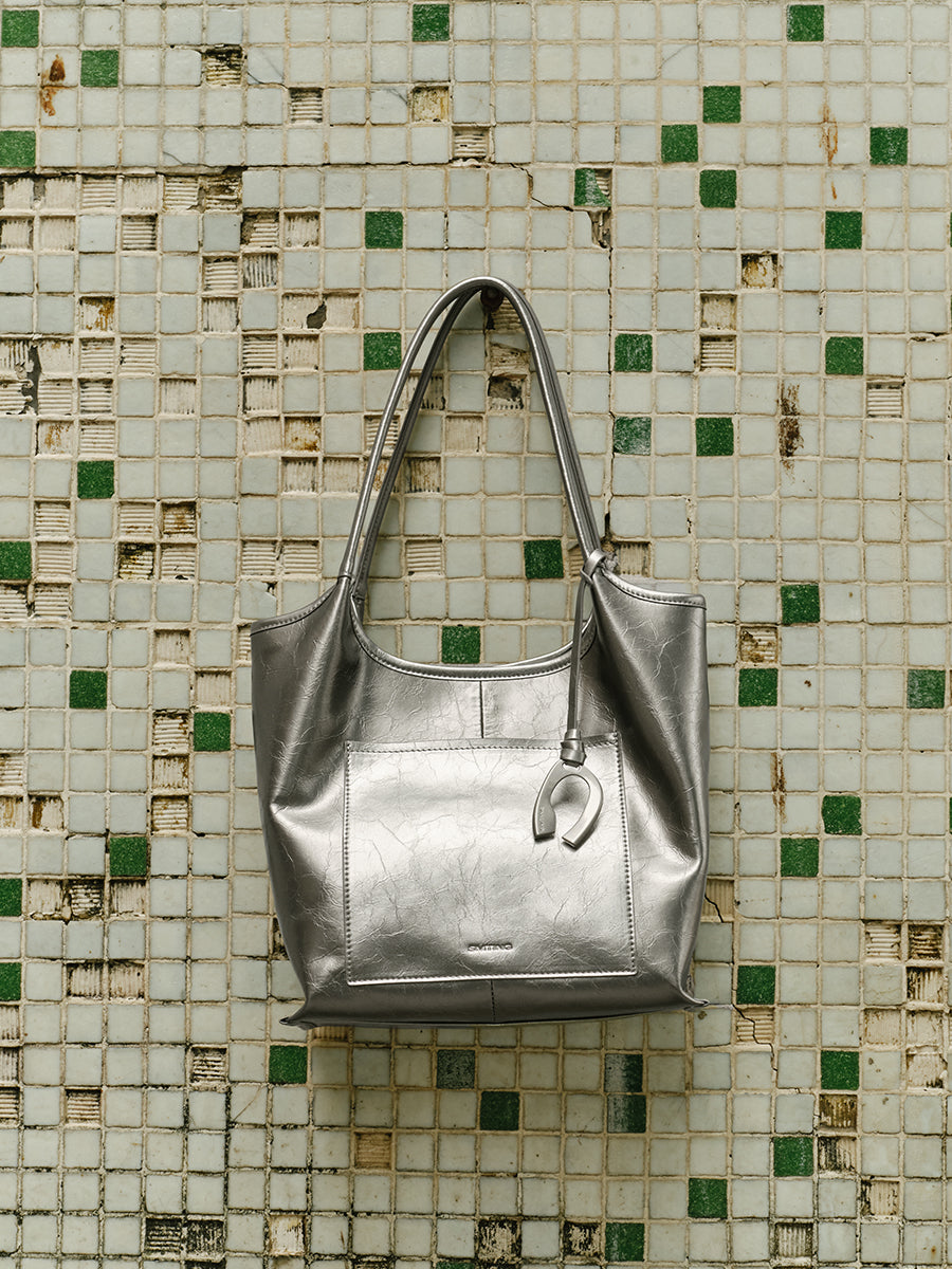 Looking Back at Autumn-Underarm Bag Tote Bag