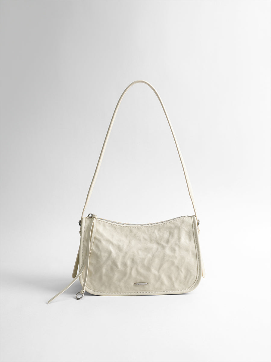 Luxurious and versatile underarm bag