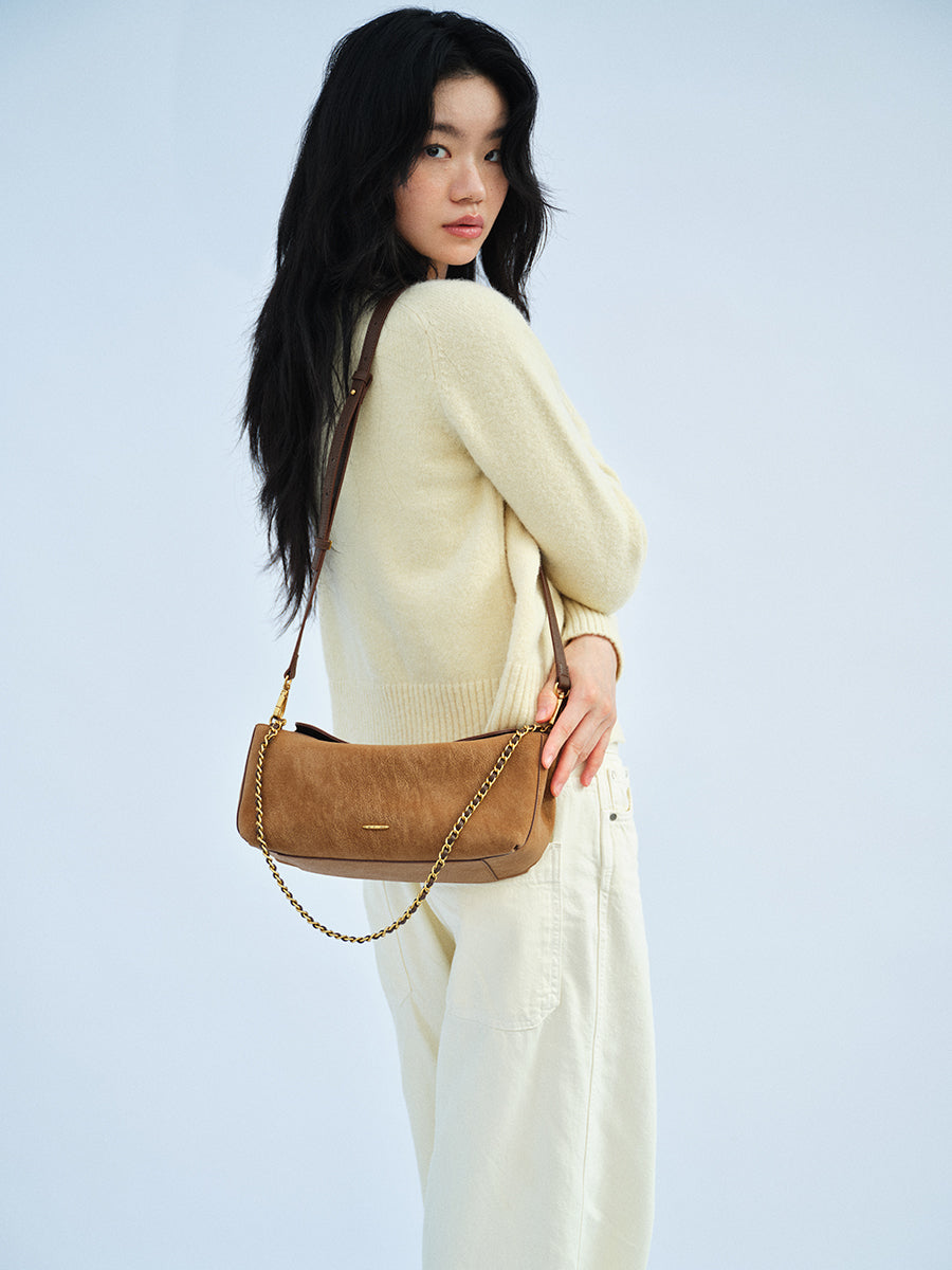 Fashionable stable and high-end pillow bag