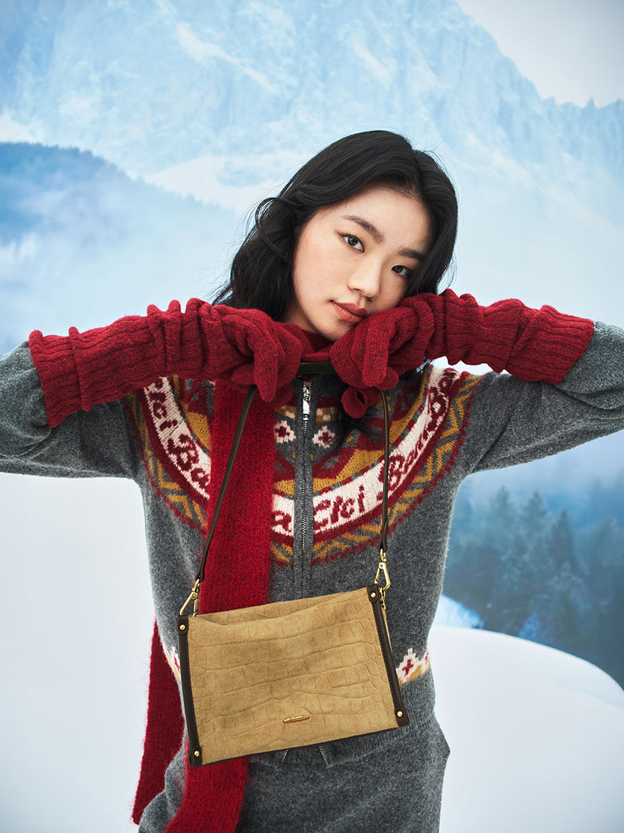 Fashionable hand-held box bag for autumn and winter