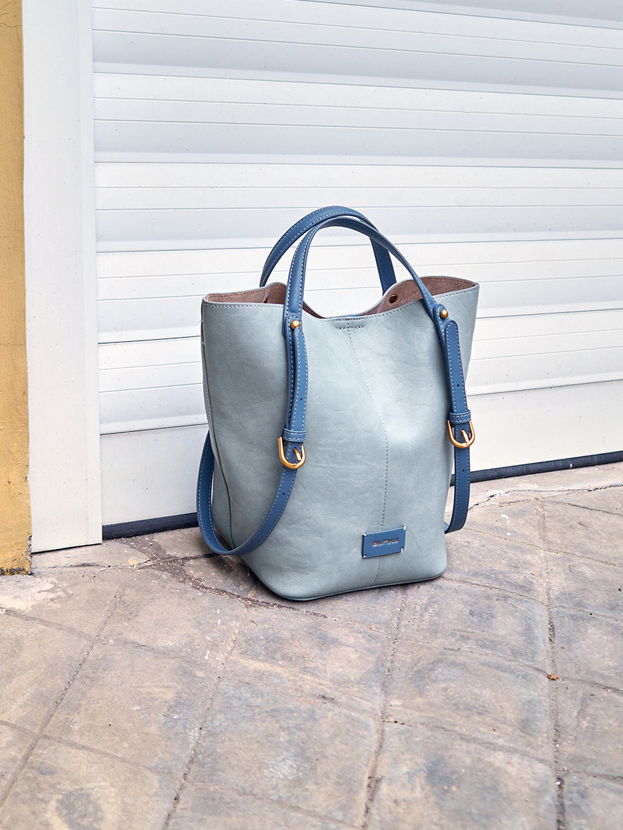 Chase The Wind-Bucket Bag