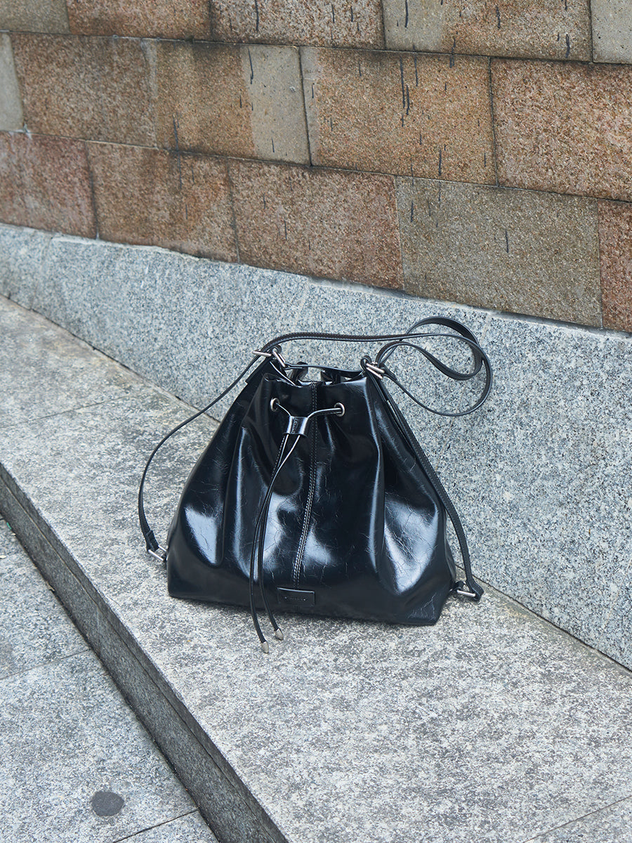Meet-Bucket Bag