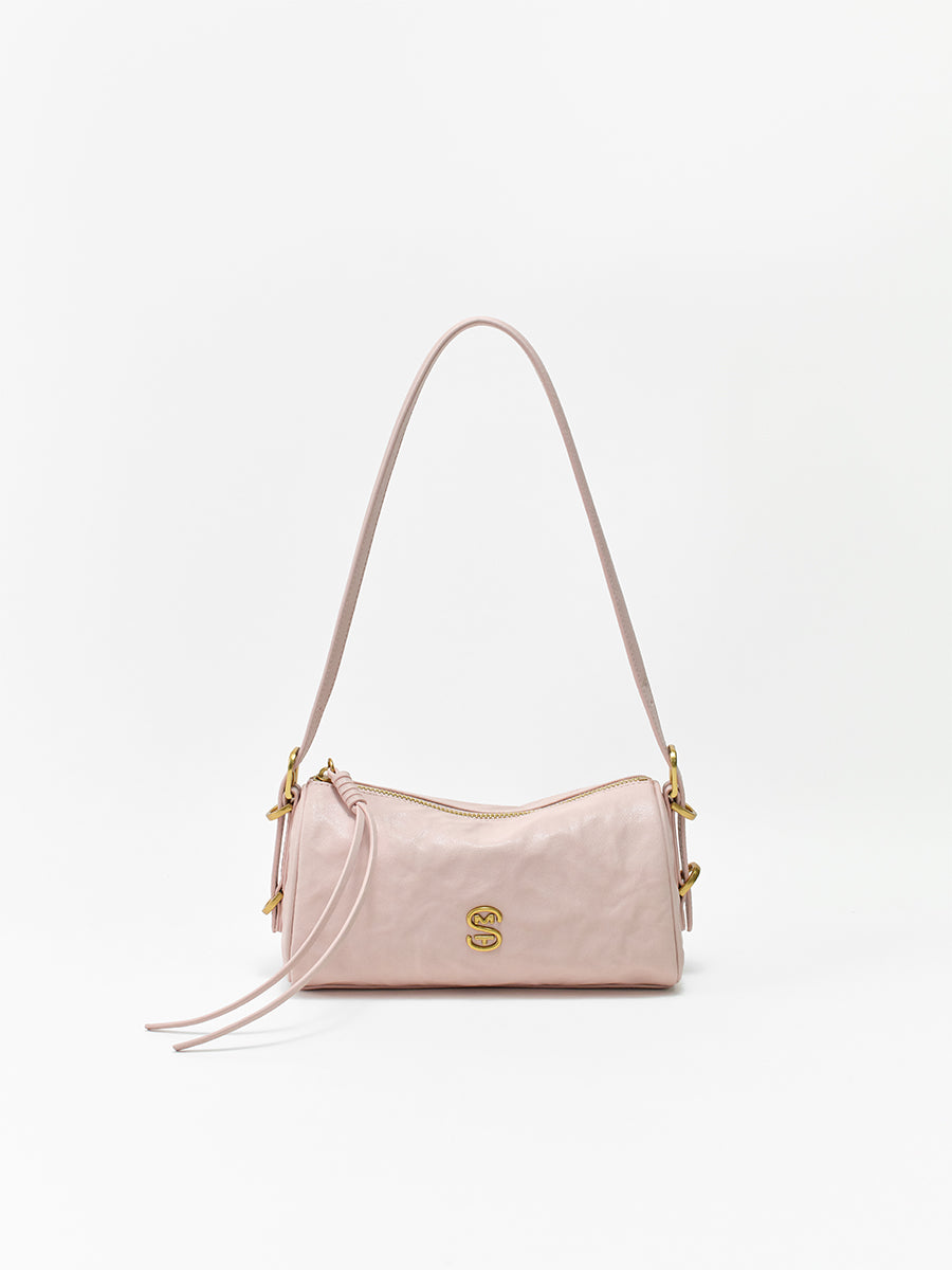 Sophisticated and Versatile Bucket Bag