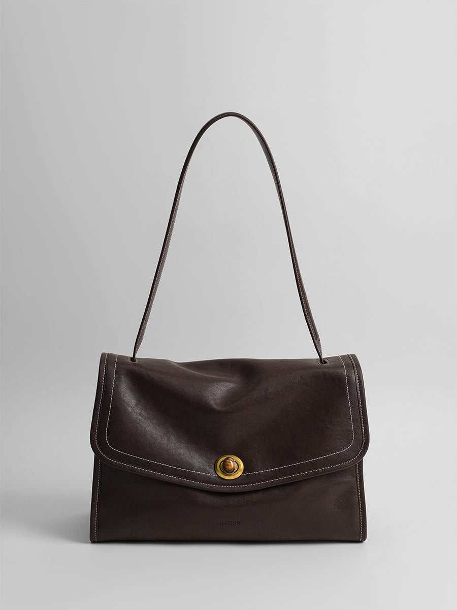 Daily commuting messenger bag
