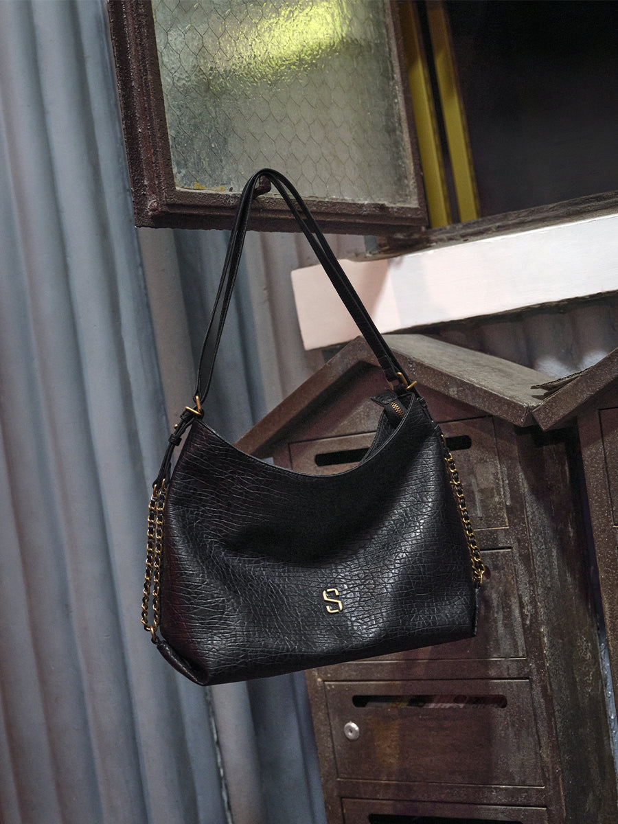 Casual and Spacious Tote Bag