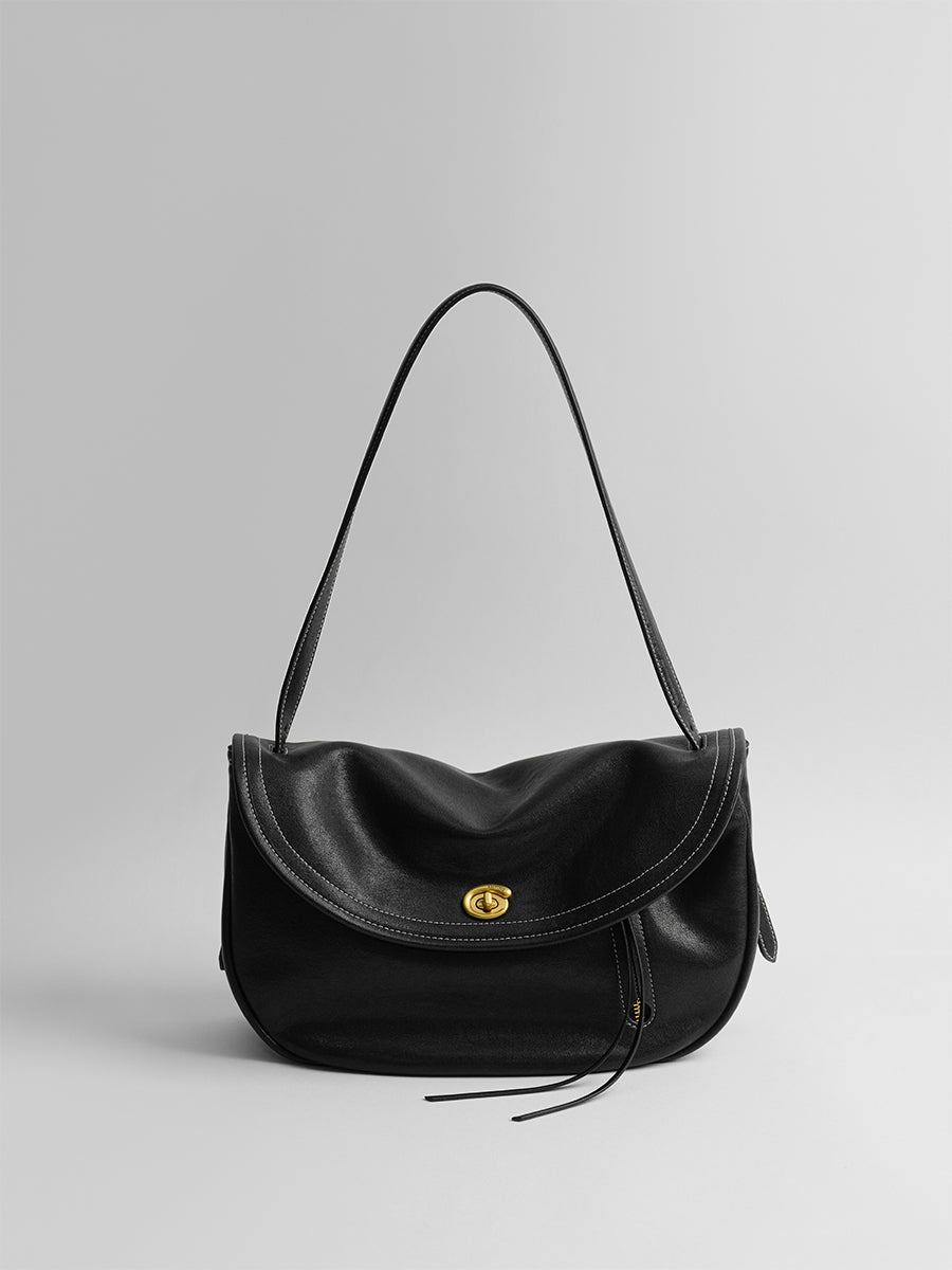 Design-conscious luxury underarm bag