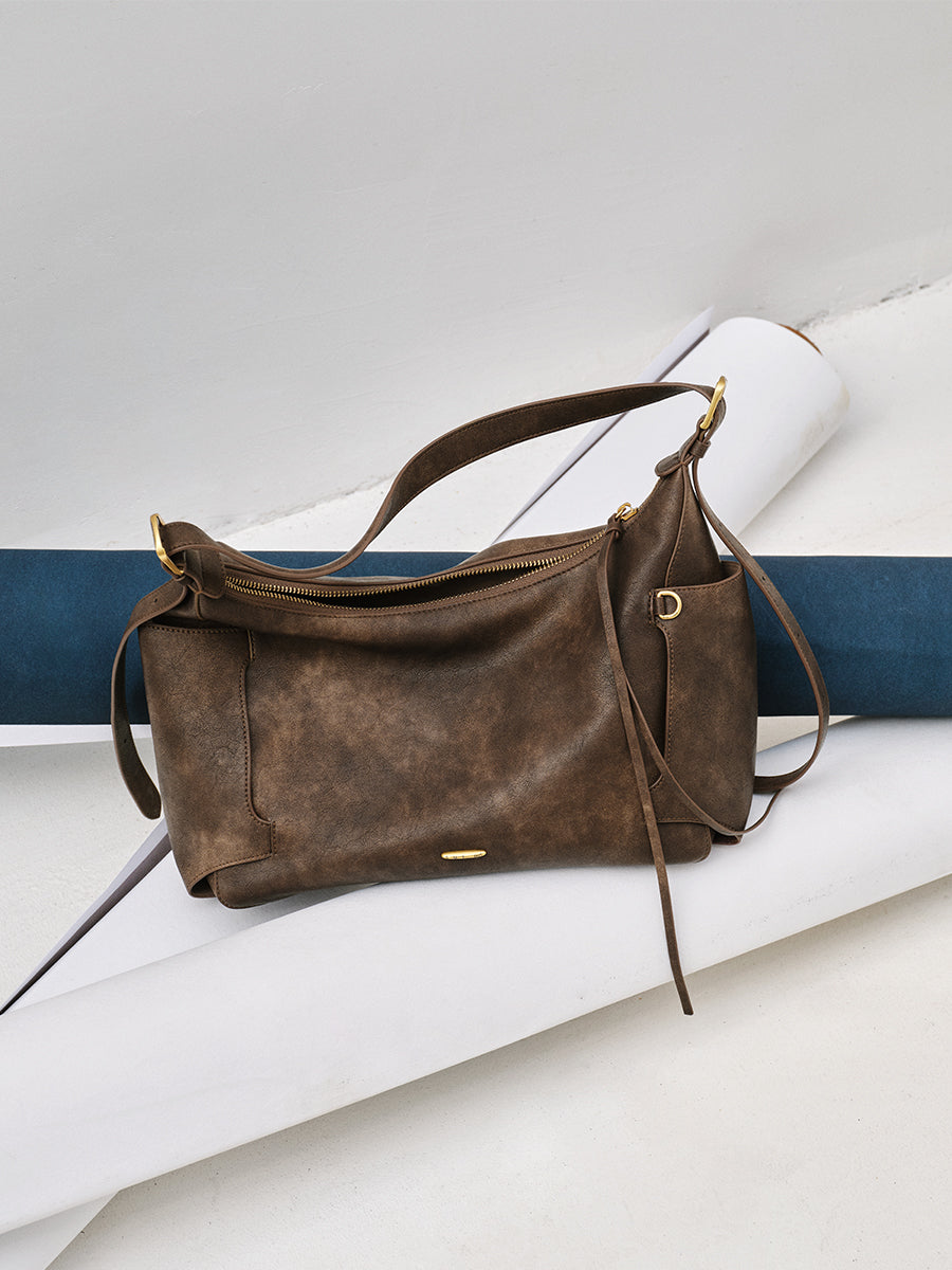 Retro and versatile hobo bag