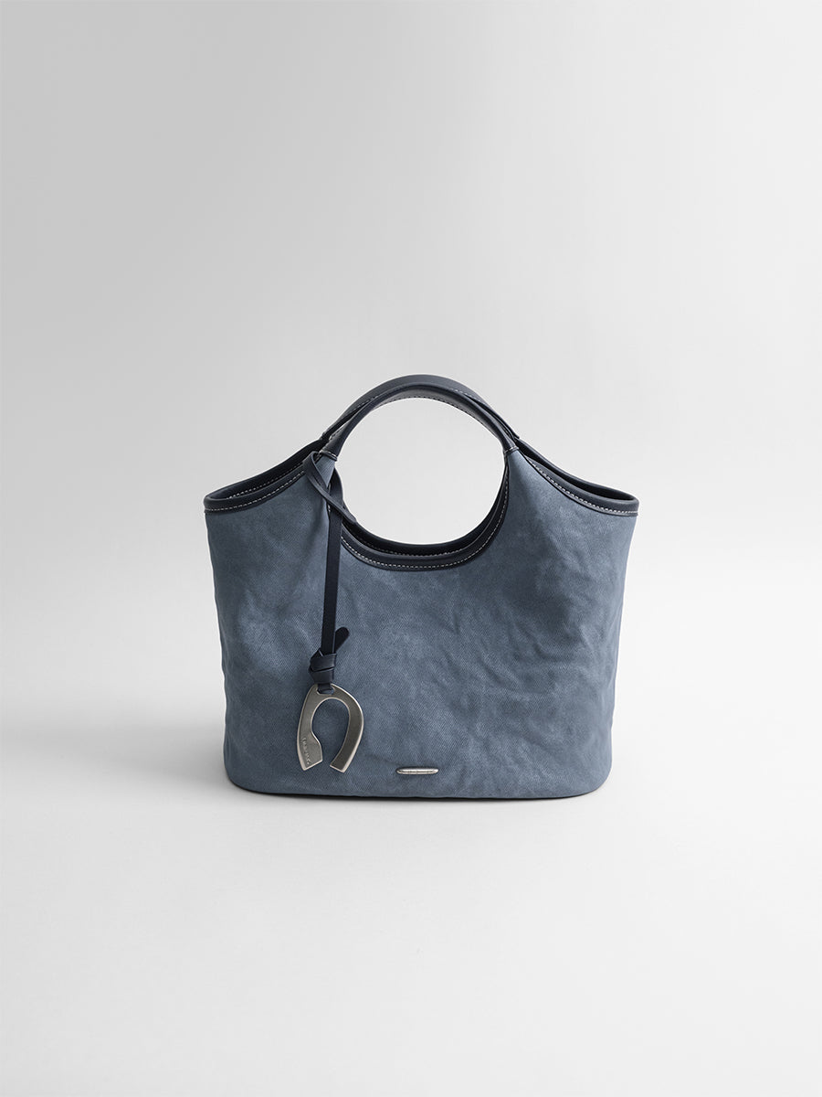 New lightweight luxury bucket bag