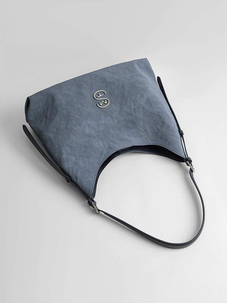 Wrinkled large-capacity shoulder bag