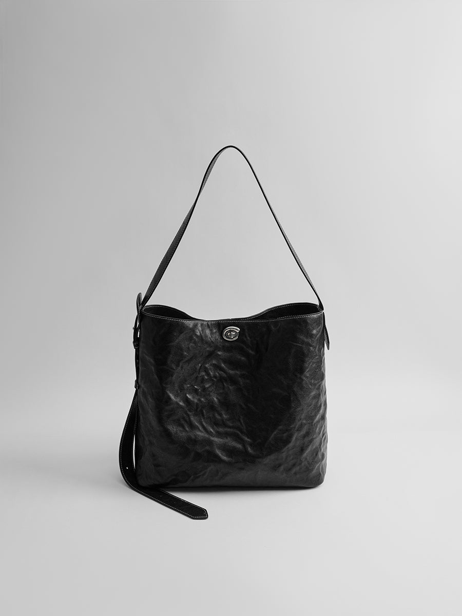 Sneaky design bucket bag