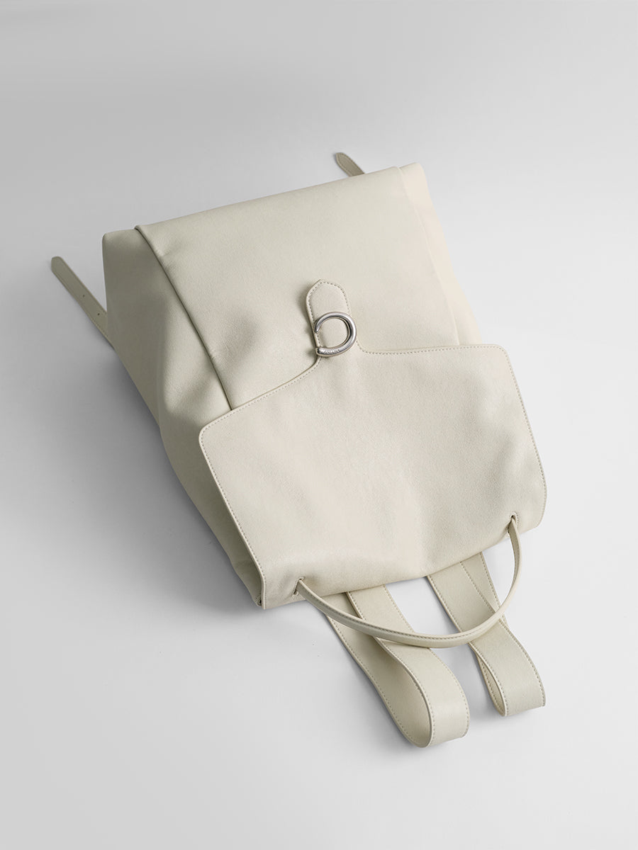 Large-capacity backpack