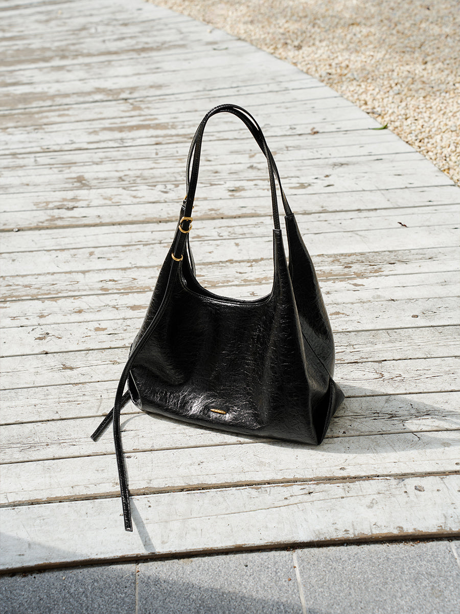 Cracked leather tote bag