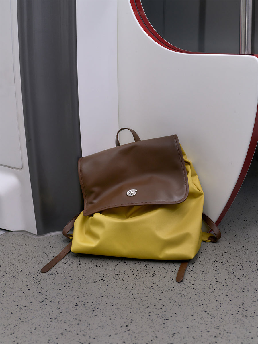 Large-capacity commuter backpack